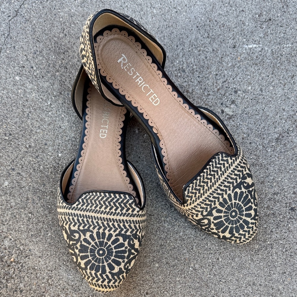 Restricted Black and Cream Patterned Flats